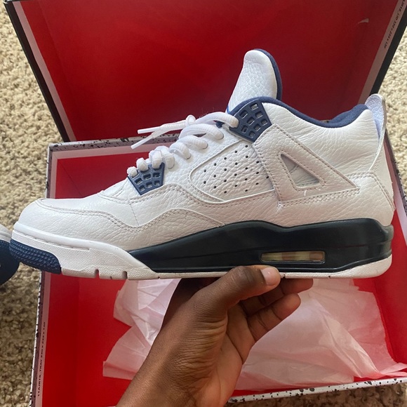 Retro Jordan 4 Columbia - Picture 2 of 8
